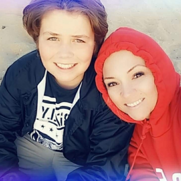 Posh Ambassador Christy - Picture 4 of 11